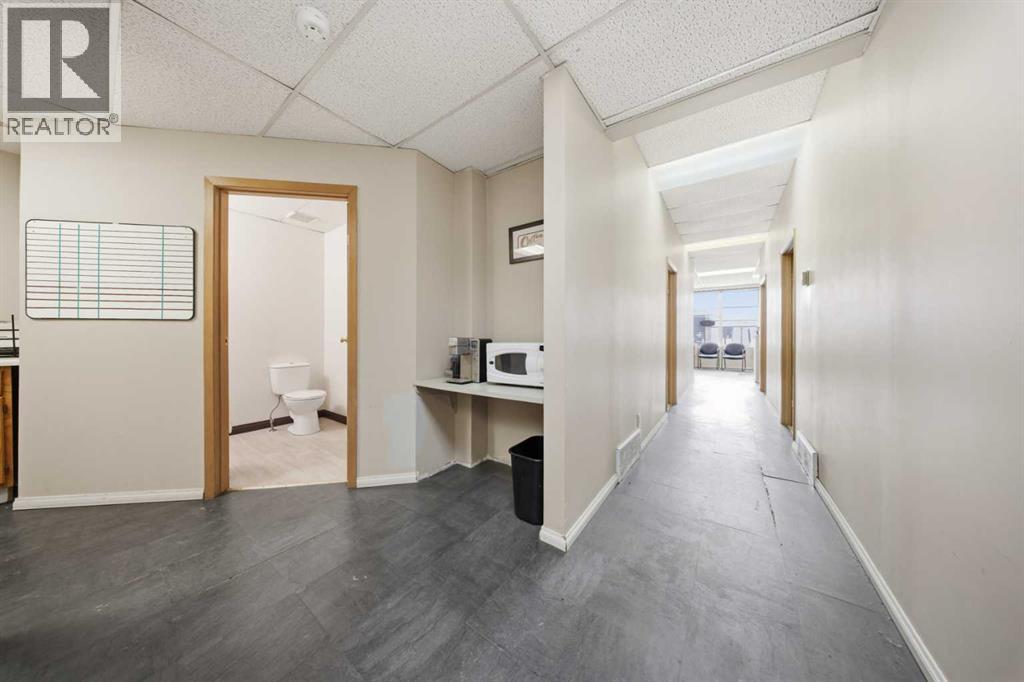 122 2 Avenue Property Photo 12