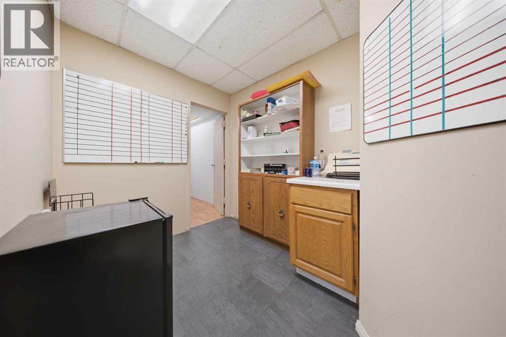 122 2 Avenue Property Photo 14