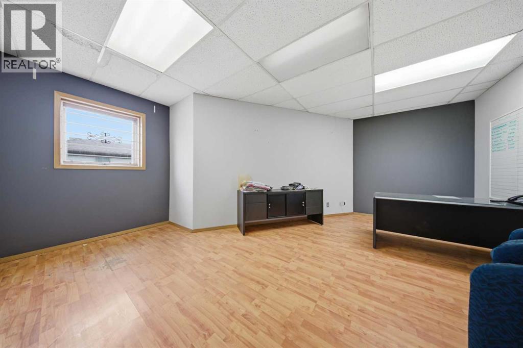 122 2 Avenue Property Photo 18