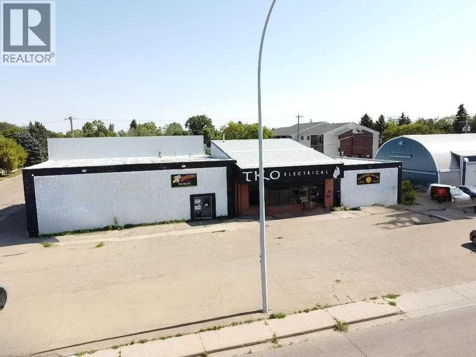 5305 49 Street Property Photo 1