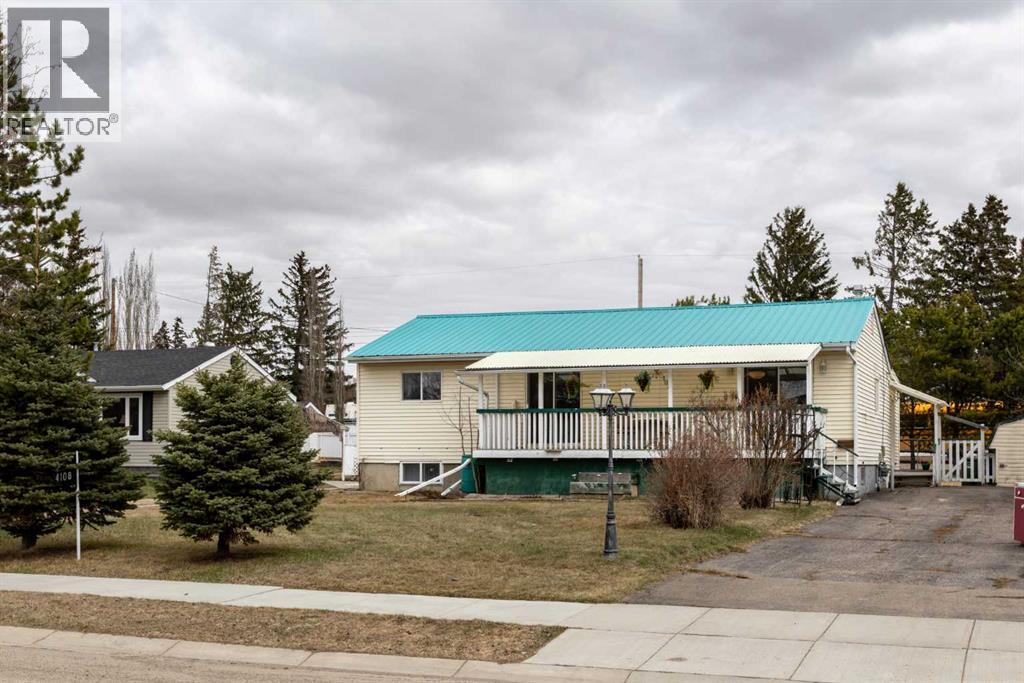 4108 49a Avenue Property Photo 1