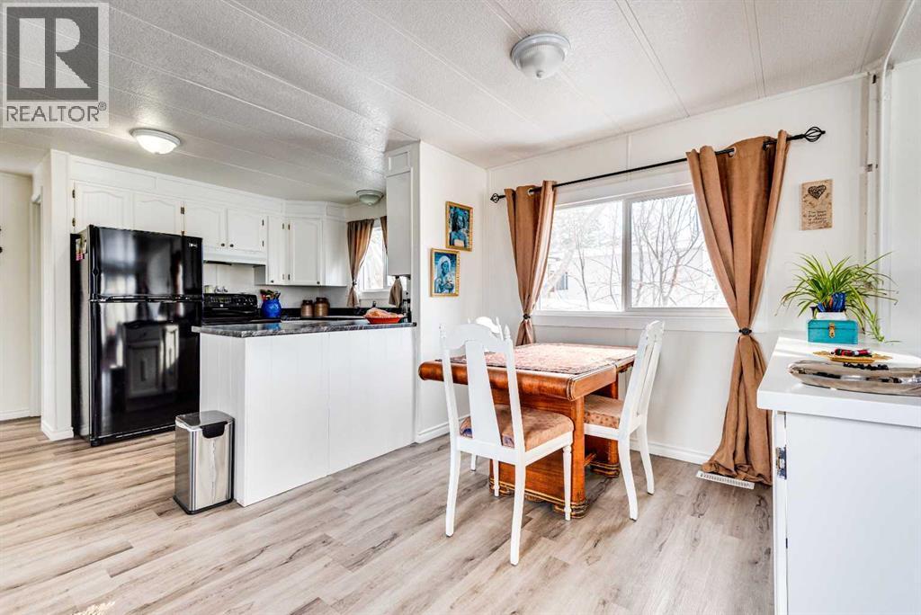501 School Property Photo 4