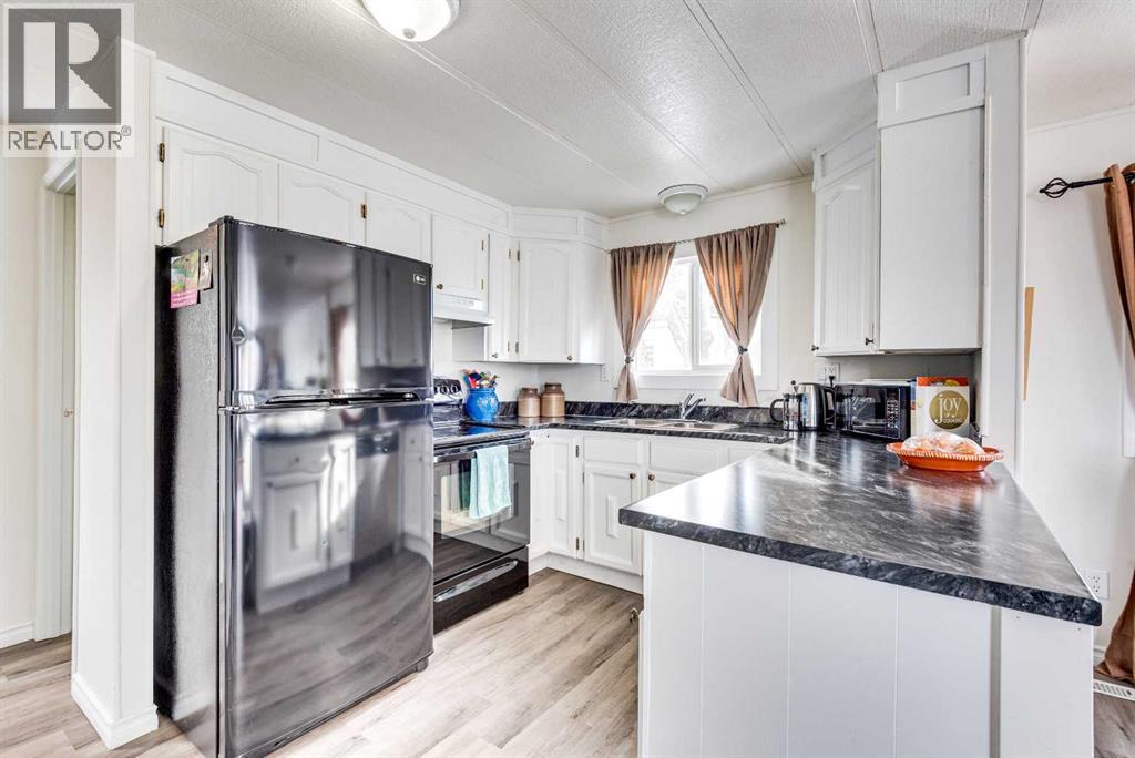501 School Property Photo 7