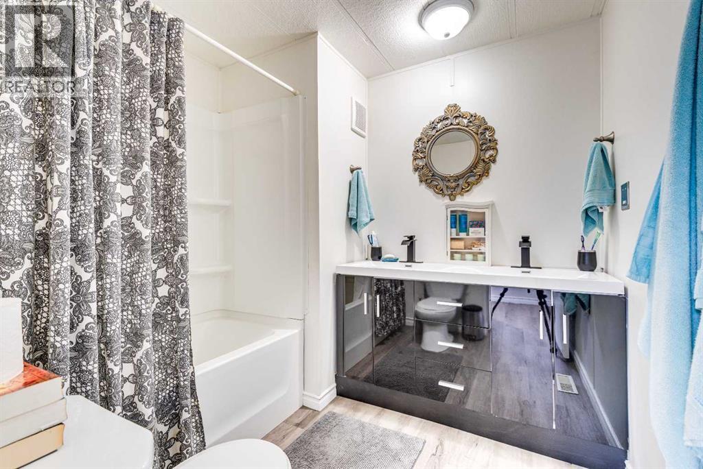 501 School Property Photo 10
