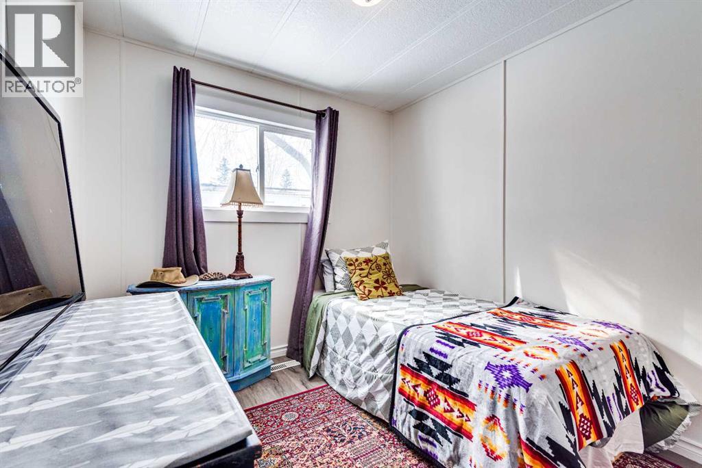 501 School Property Photo 14