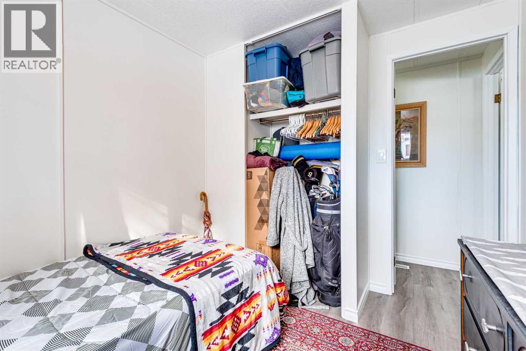 501 School Property Photo 15