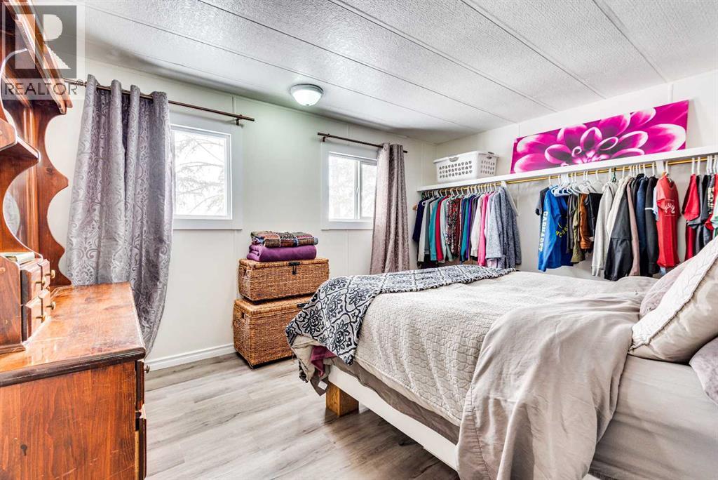 501 School Property Photo 16