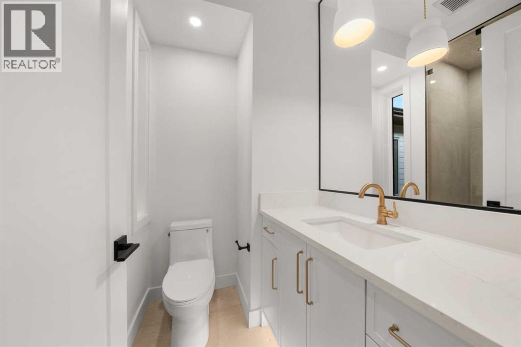 5104 21 Avenue Nw Property Photo 18