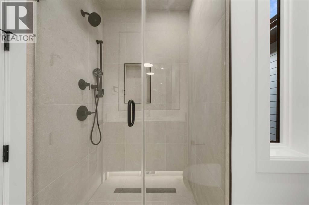 5104 21 Avenue Nw Property Photo 20