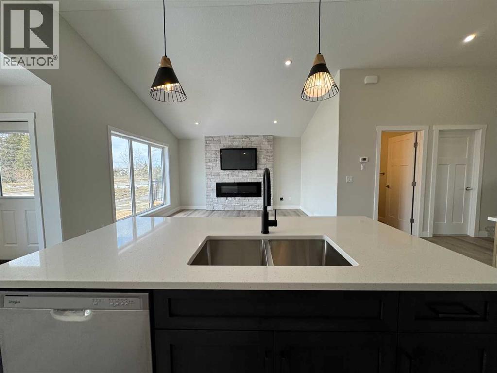 52 Emmett Crescent Property Photo 12
