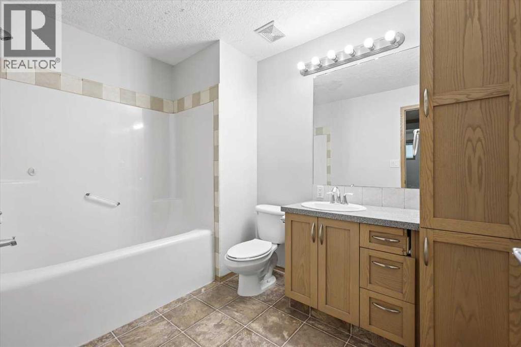 765 Qualicum Beach Bay Property Photo 11