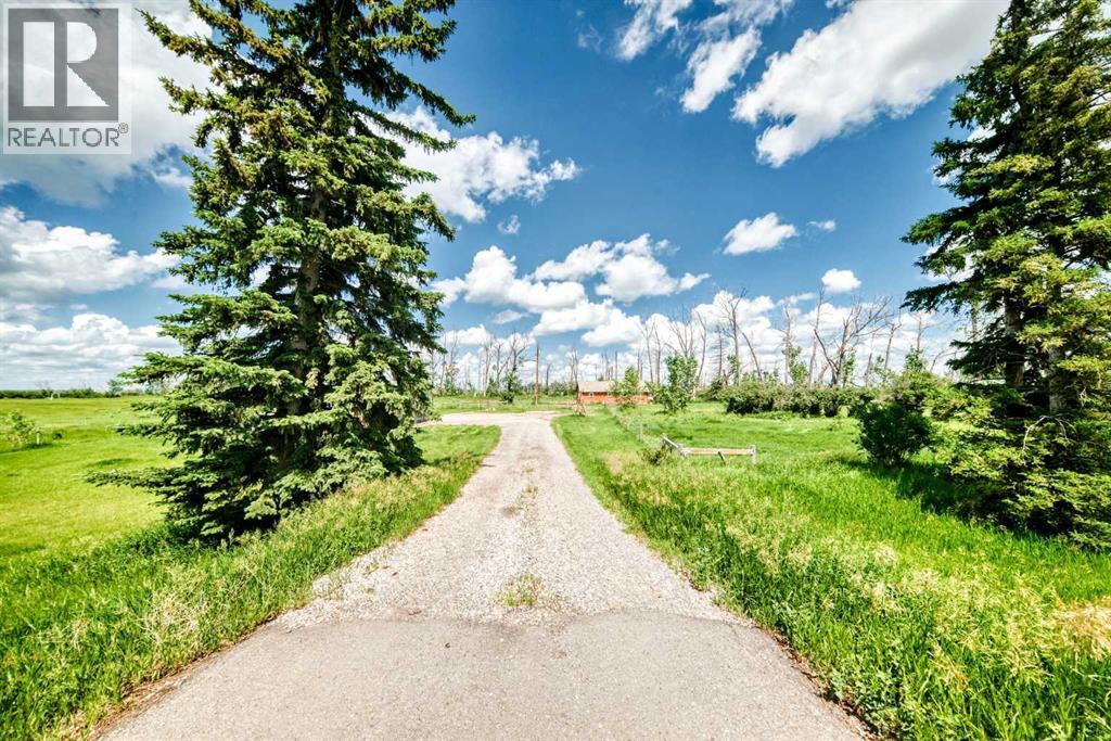 225074 Highway 561 Property Photo 3
