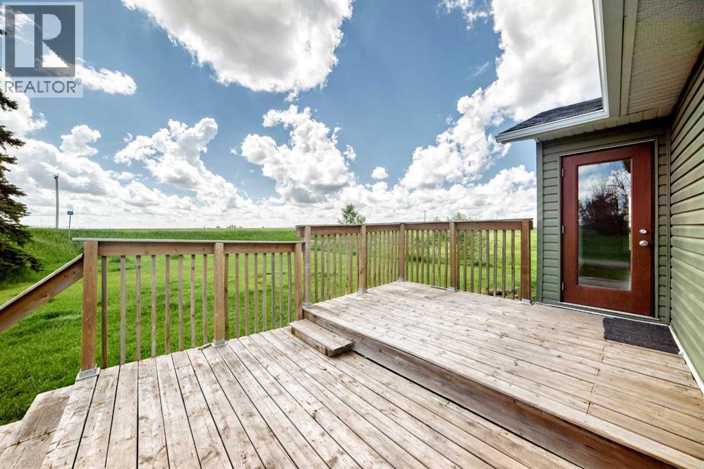 225074 Highway 561 Property Photo 6