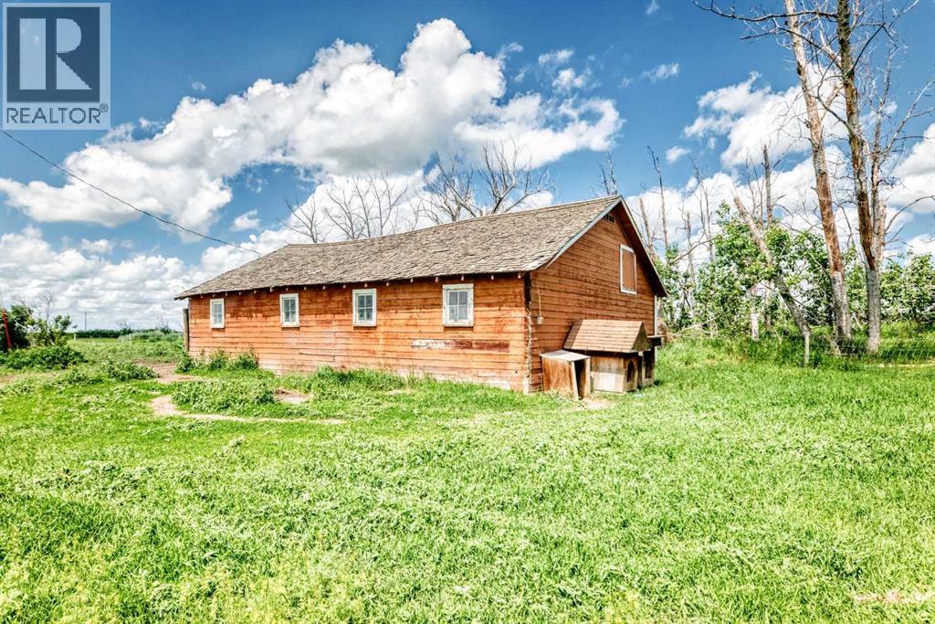 225074 Highway 561 Property Photo 15