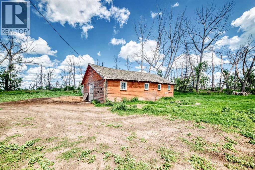 225074 Highway 561 Property Photo 16