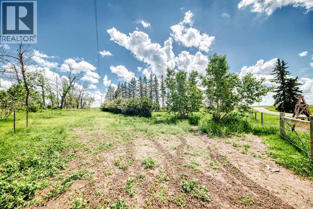 225074 Highway 561 Property Photo 18
