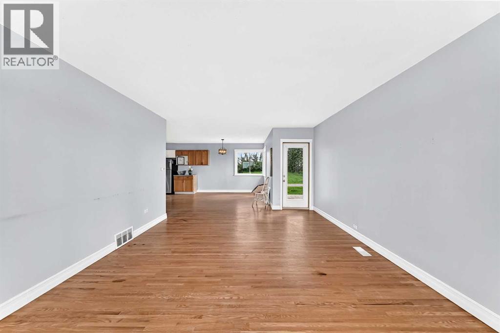 225074 Highway 561 Property Photo 23