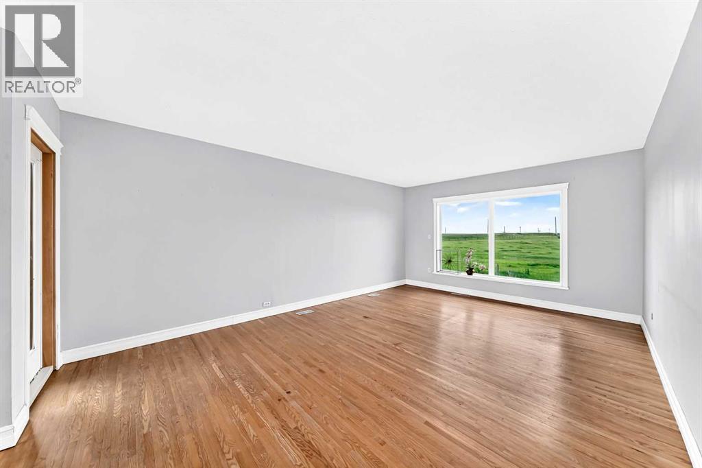 225074 Highway 561 Property Photo 25