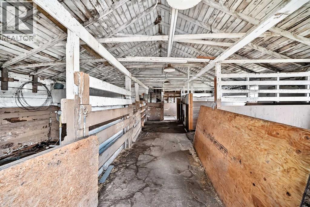 225074 Highway 561 Property Photo 41