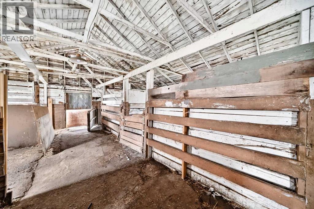 225074 Highway 561 Property Photo 44