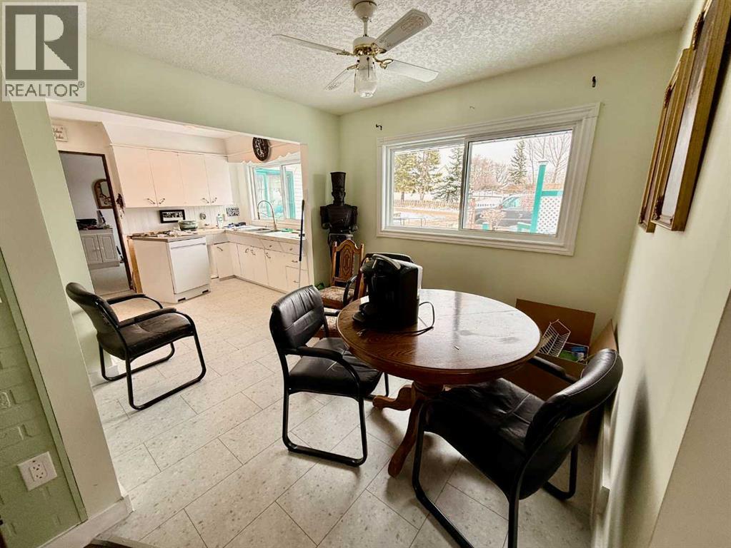 5111 49 Street Property Photo 10
