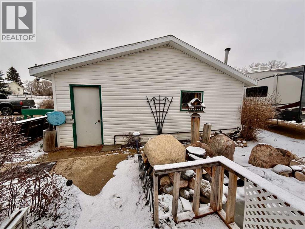 5111 49 Street Property Photo 20