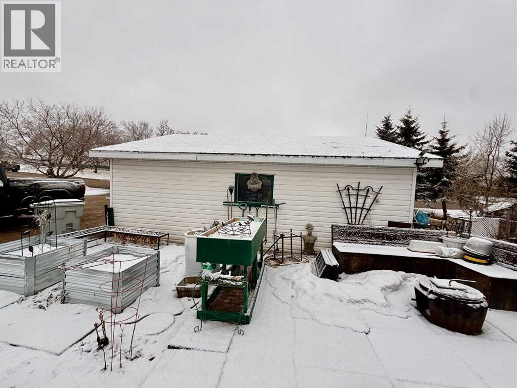 5111 49 Street Property Photo 21