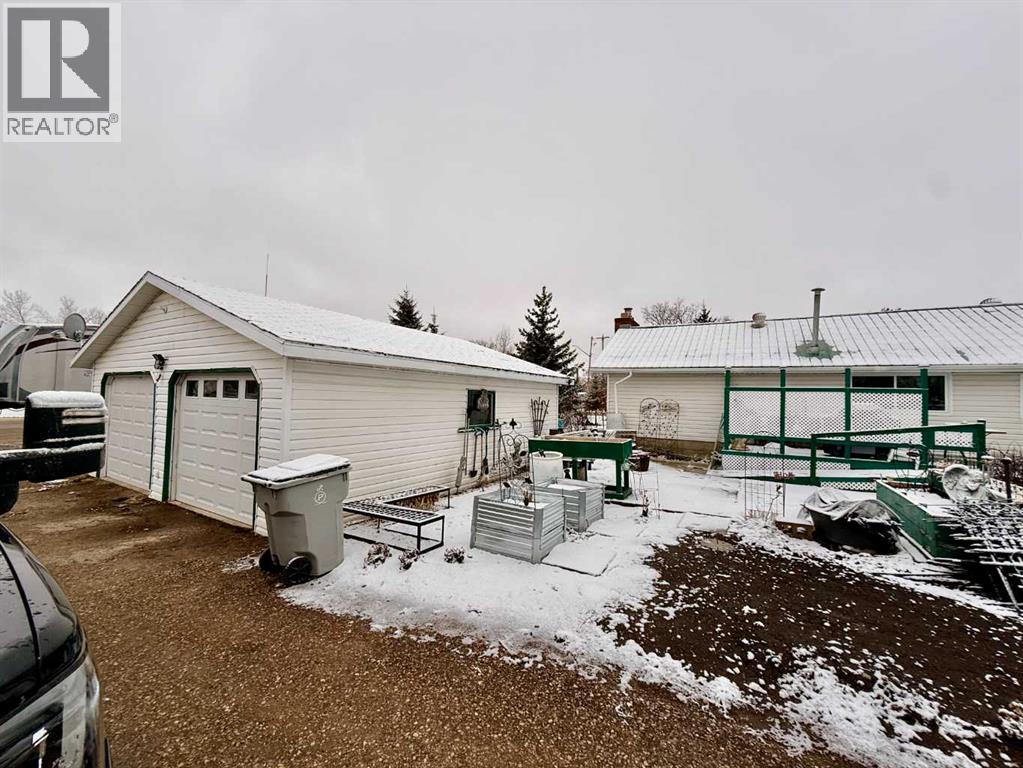 5111 49 Street Property Photo 22