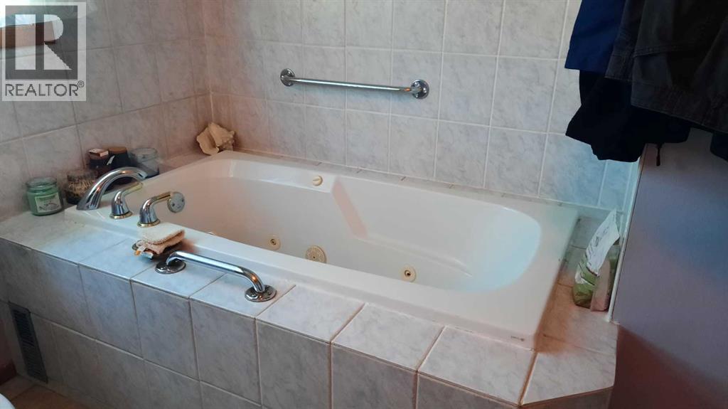 1111 2 Avenue W Property Photo 11