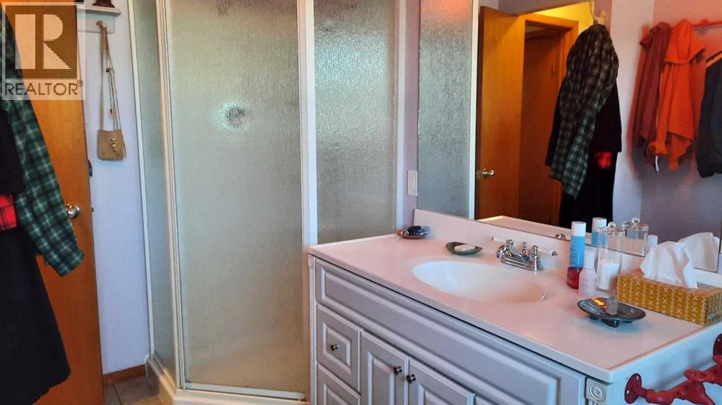 1111 2 Avenue W Property Photo 12