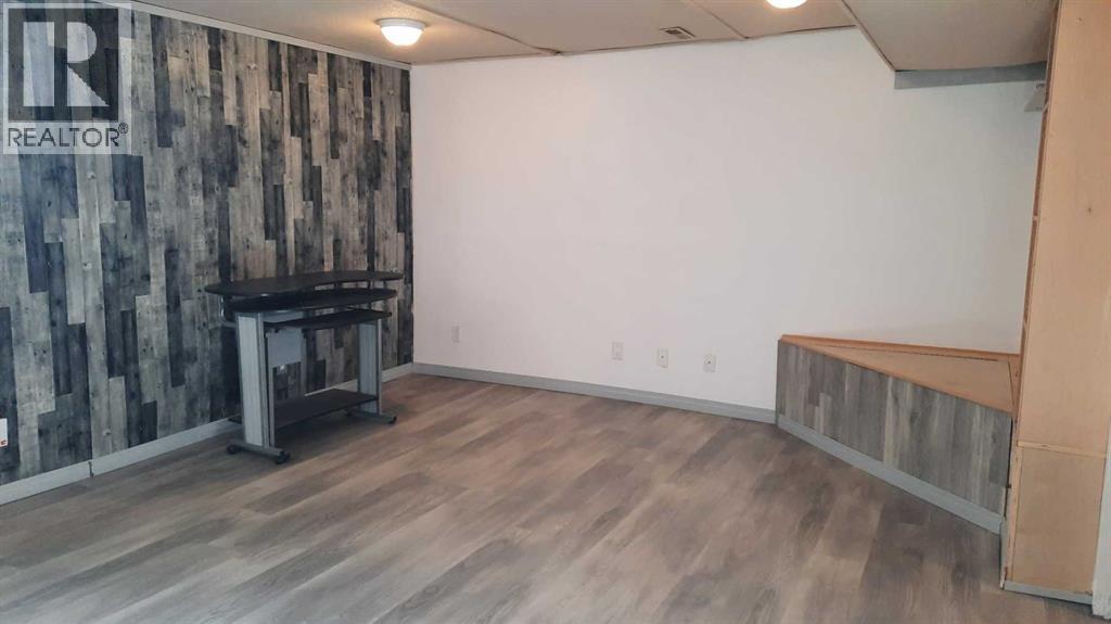 1111 2 Avenue W Property Photo 18
