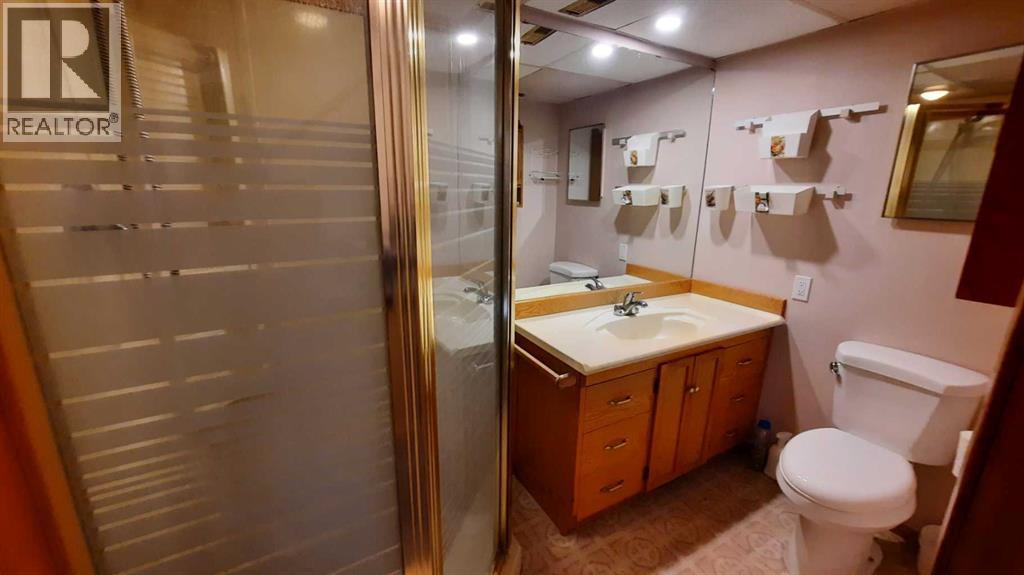 1111 2 Avenue W Property Photo 20