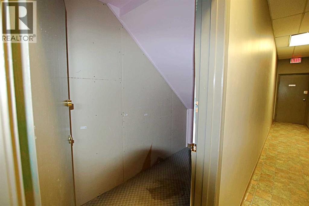 9714 Main Street Property Photo 27