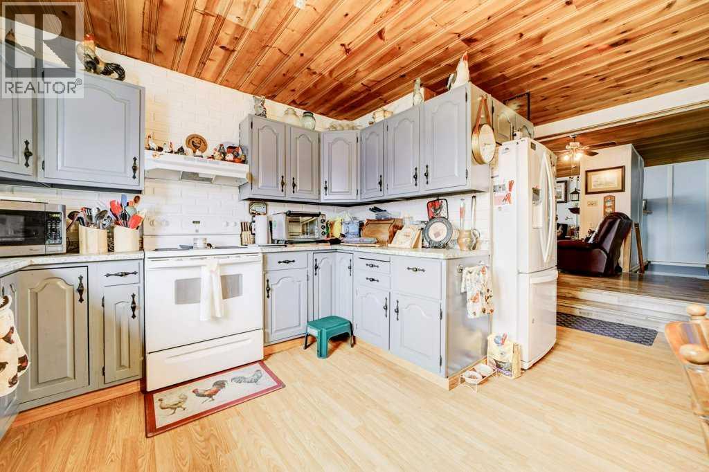 379n 300 E Property Photo 7