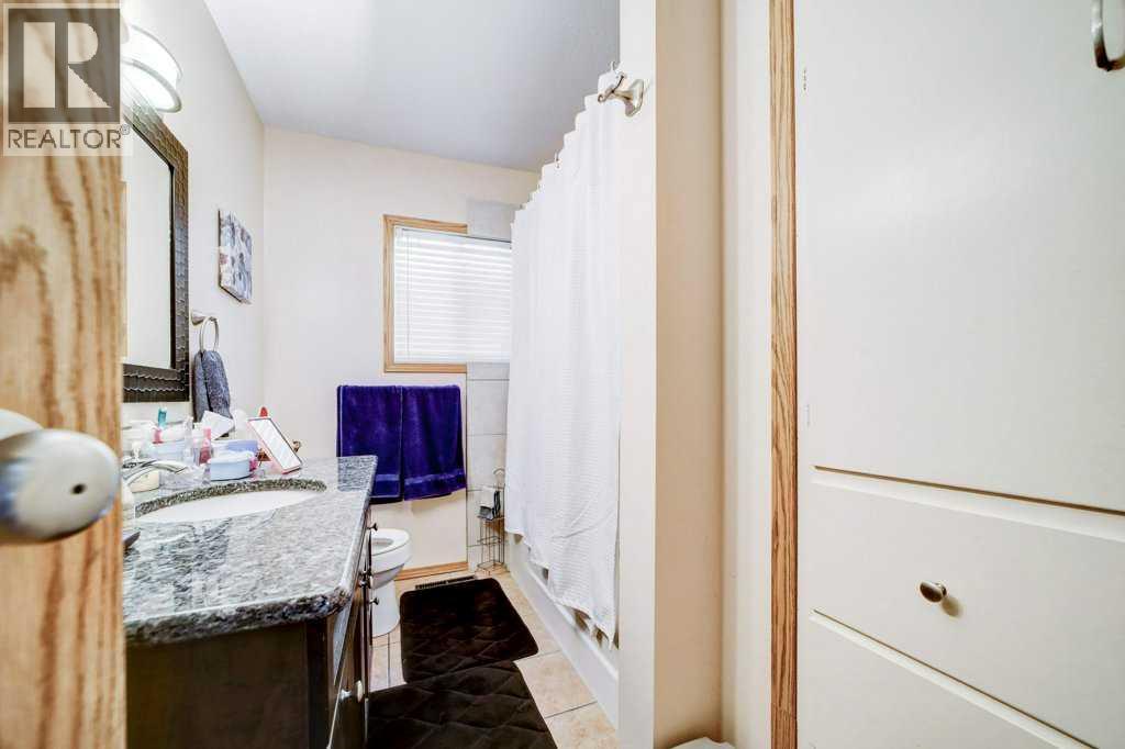 379n 300 E Property Photo 22