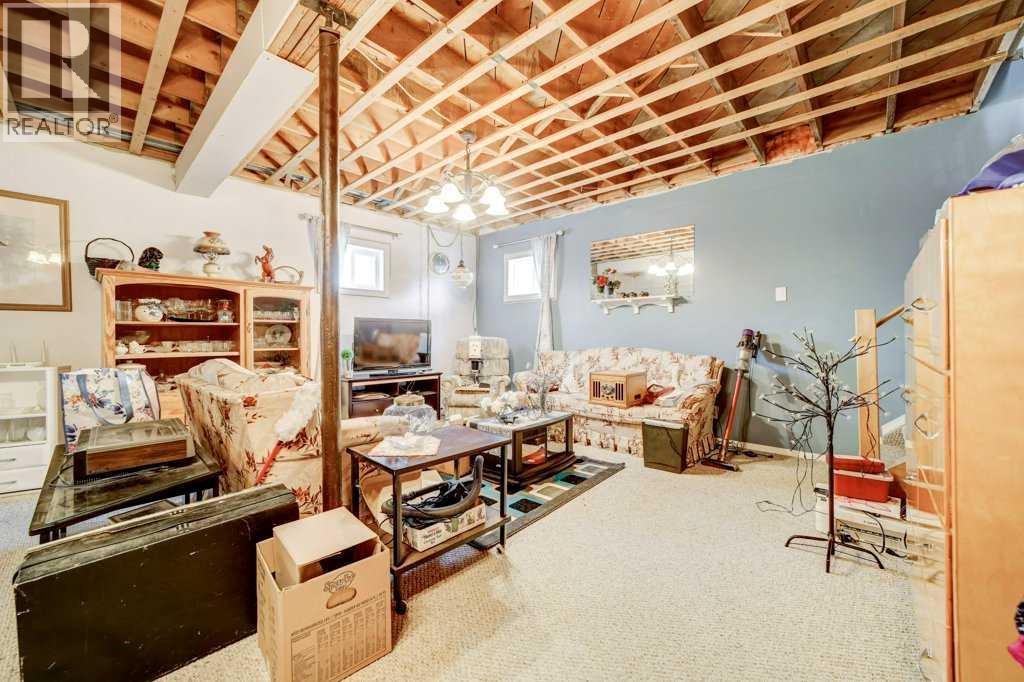 379n 300 E Property Photo 26