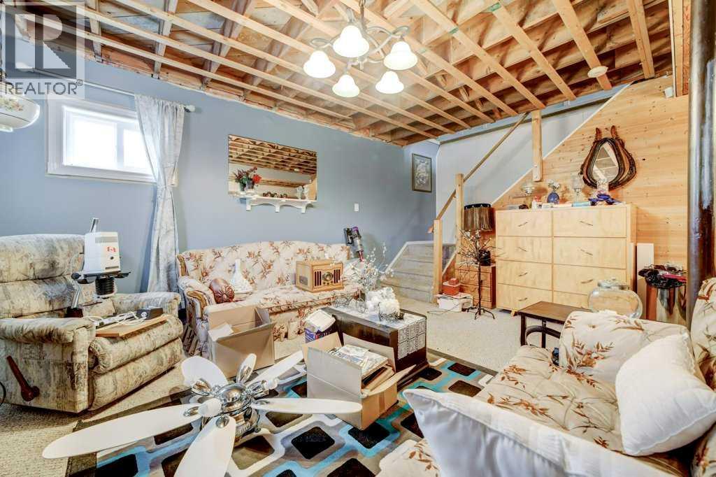 379n 300 E Property Photo 27