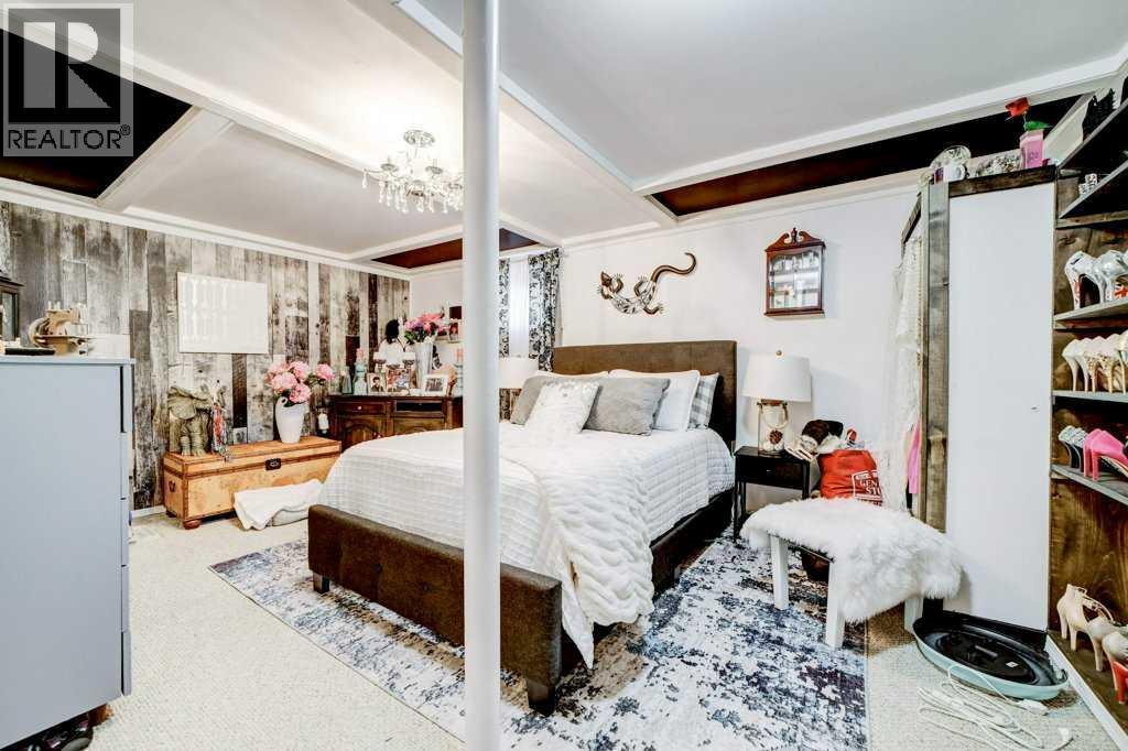 379n 300 E Property Photo 32