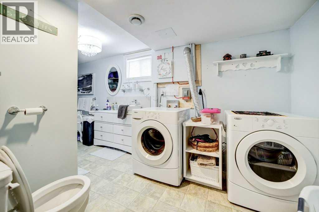 379n 300 E Property Photo 33