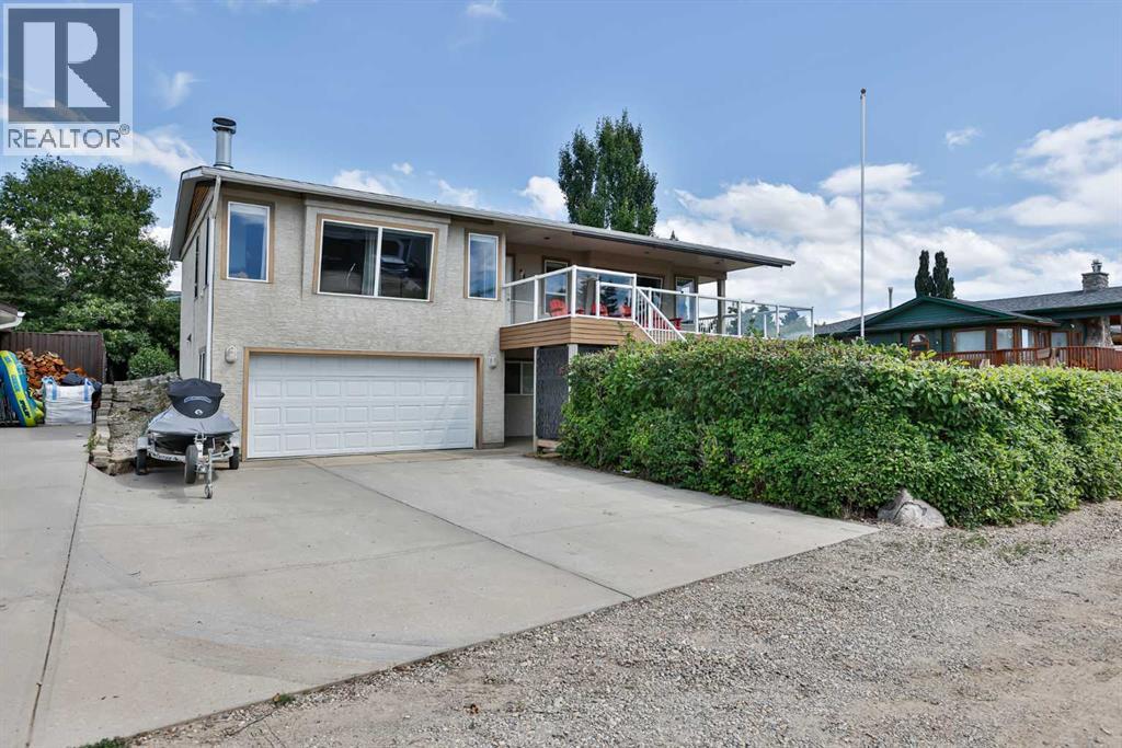 645 Lakeside Drive Property Photo 1