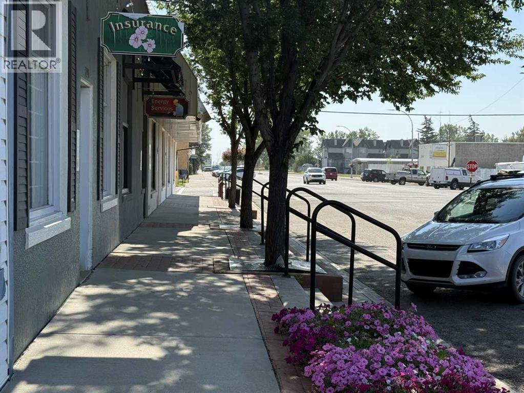 223 6 Street Property Photo 5