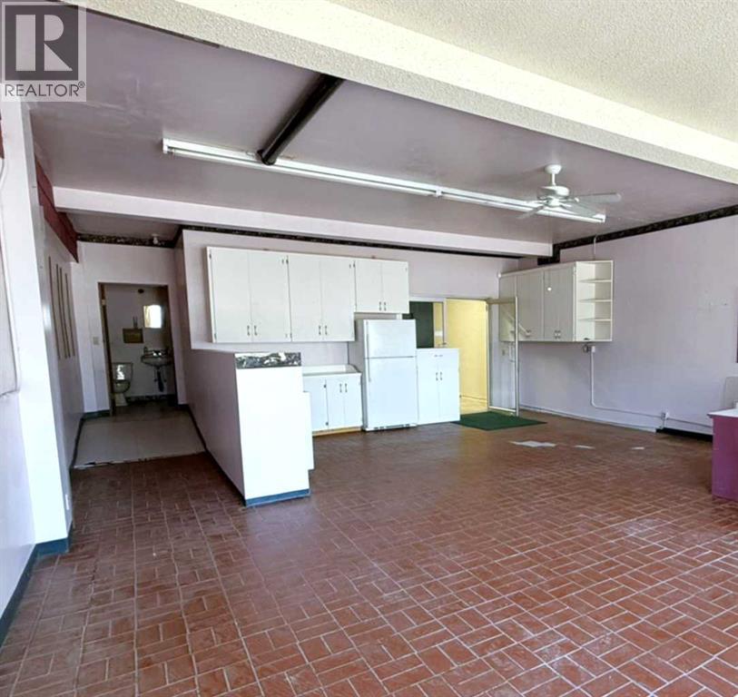 223 6 Street Property Photo 6