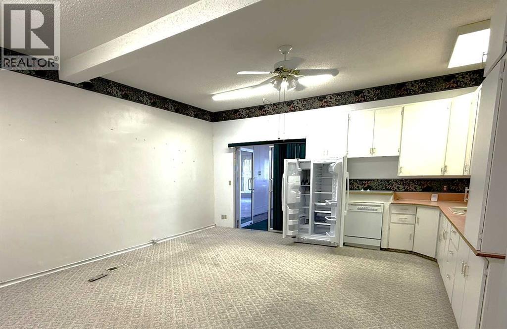 223 6 Street Property Photo 8