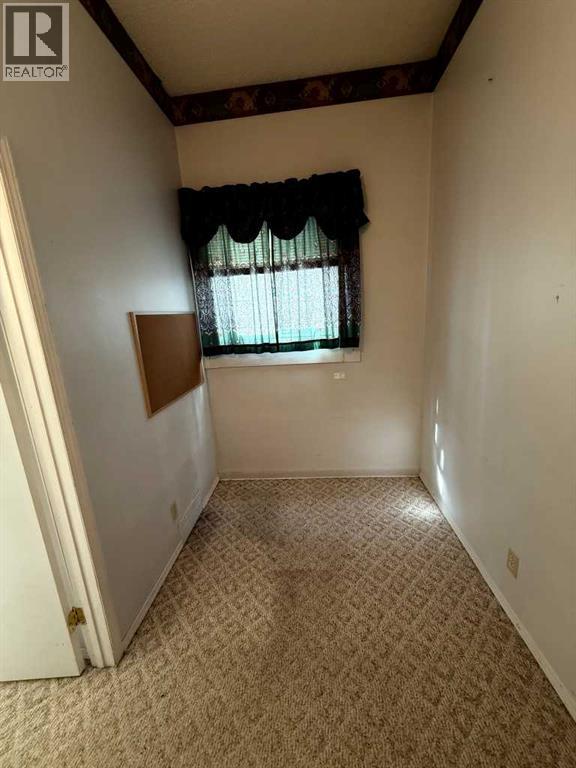 223 6 Street Property Photo 12