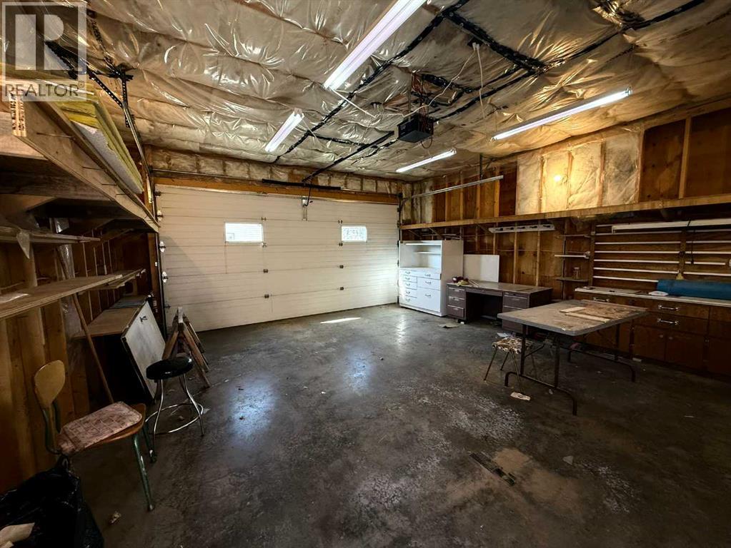 223 6 Street Property Photo 15