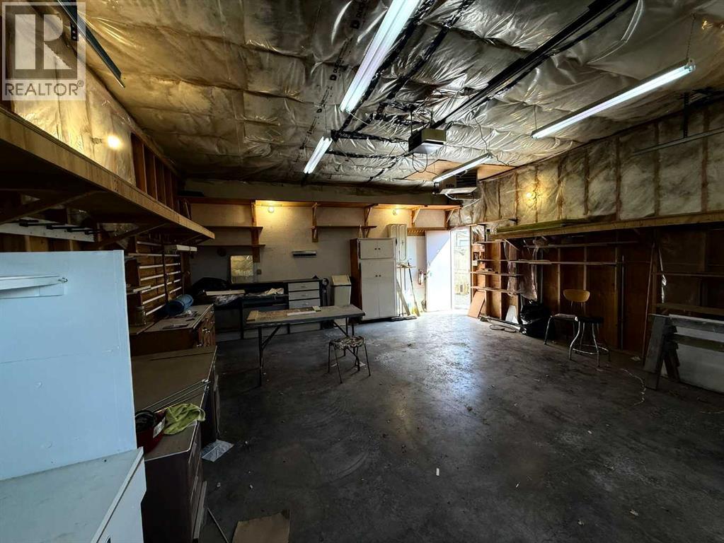 223 6 Street Property Photo 16