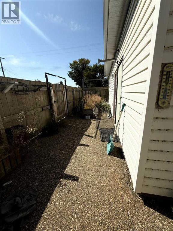 223 6 Street Property Photo 18