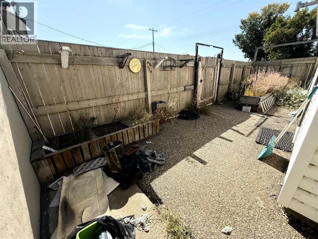 223 6 Street Property Photo 19