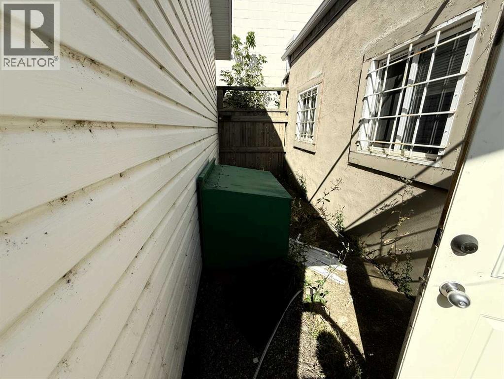 223 6 Street Property Photo 20