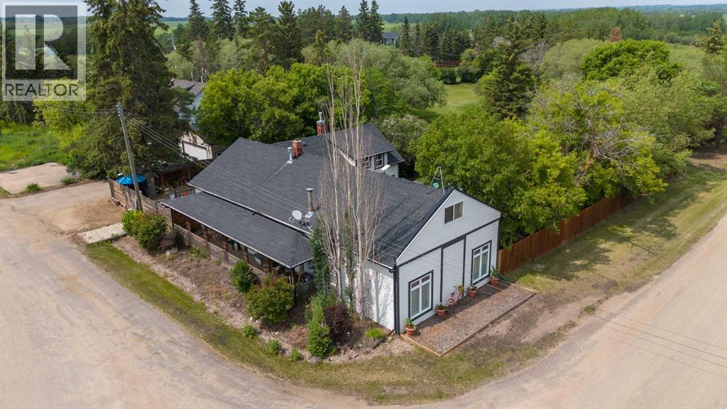 5010 50 Avenue Property Photo 2
